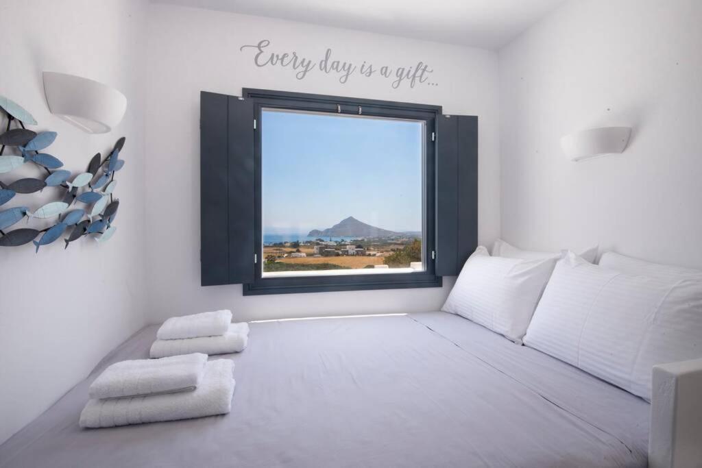 Sunny Studio W.Breathtaking Naxos Views In Isterni Lägenhet Isterni  Exteriör bild