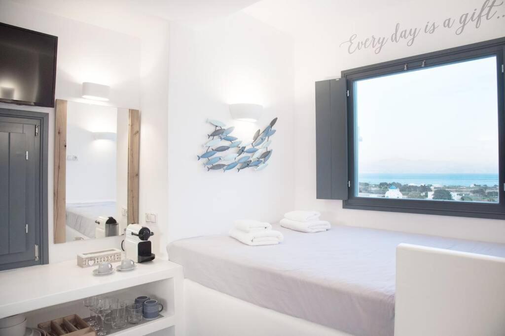 Sunny Studio W.Breathtaking Naxos Views In Isterni Lägenhet Isterni  Exteriör bild