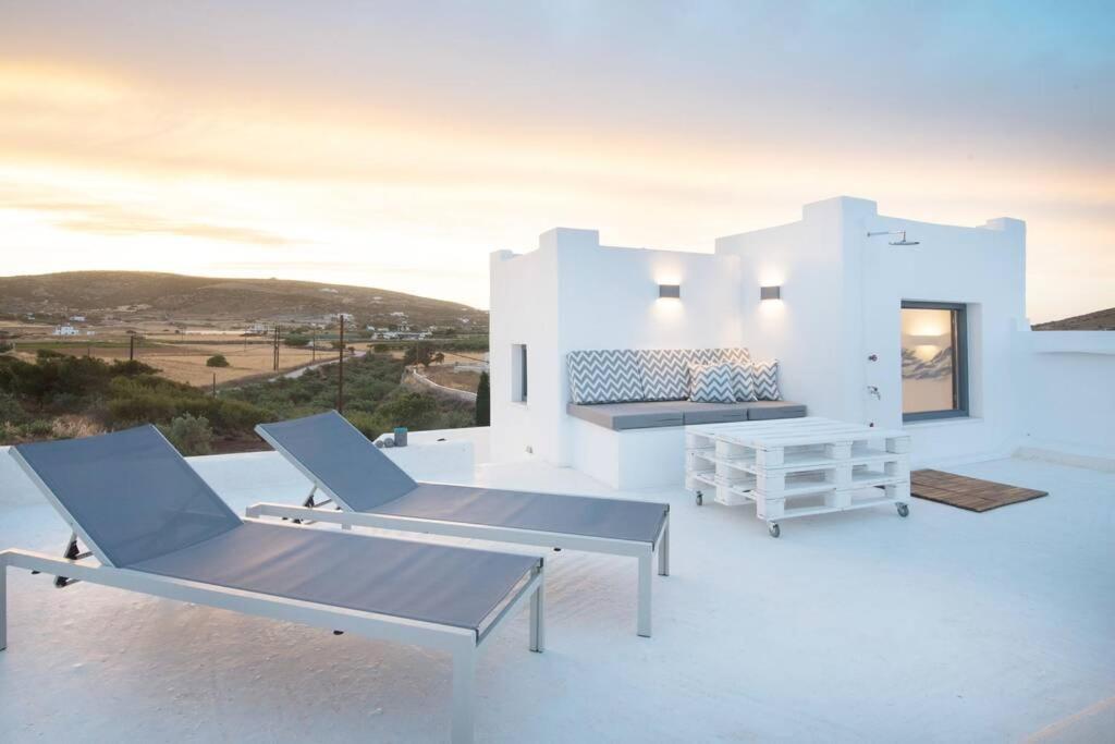 Sunny Studio W.Breathtaking Naxos Views In Isterni Lägenhet Isterni  Exteriör bild