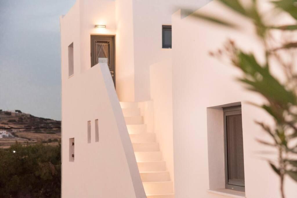 Sunny Studio W.Breathtaking Naxos Views In Isterni Lägenhet Isterni  Exteriör bild