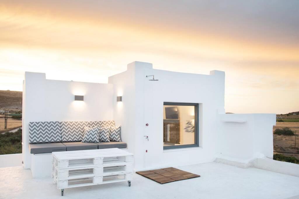 Sunny Studio W.Breathtaking Naxos Views In Isterni Lägenhet Isterni  Exteriör bild