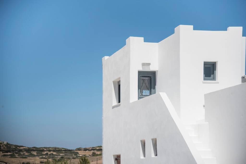 Sunny Studio W.Breathtaking Naxos Views In Isterni Lägenhet Isterni  Exteriör bild