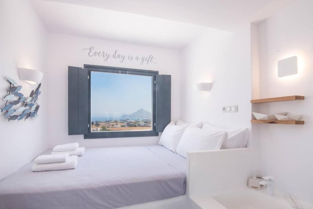 Sunny Studio W.Breathtaking Naxos Views In Isterni Lägenhet Isterni  Exteriör bild
