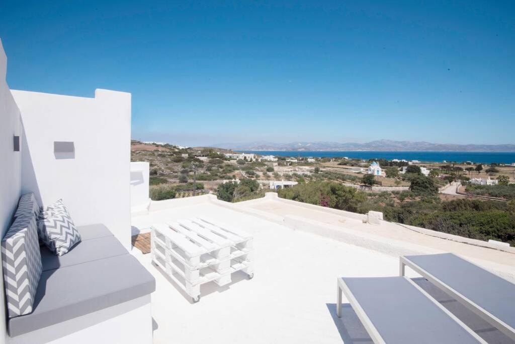 Sunny Studio W.Breathtaking Naxos Views In Isterni Lägenhet Isterni  Exteriör bild