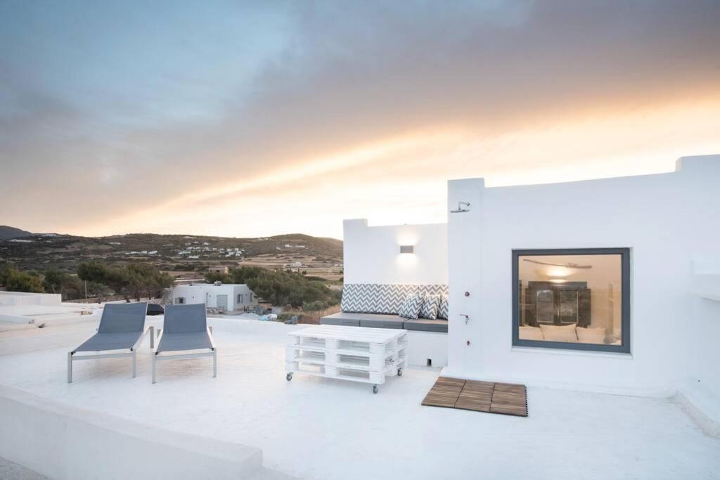 Sunny Studio W.Breathtaking Naxos Views In Isterni Lägenhet Isterni  Exteriör bild