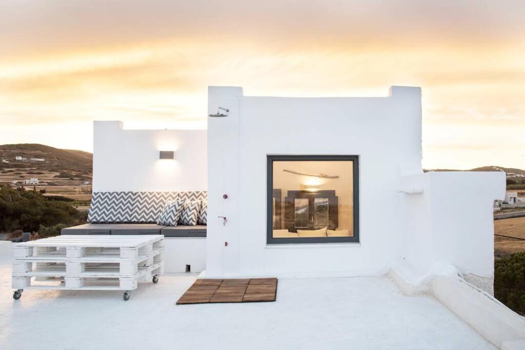 Sunny Studio W.Breathtaking Naxos Views In Isterni Lägenhet Isterni  Exteriör bild