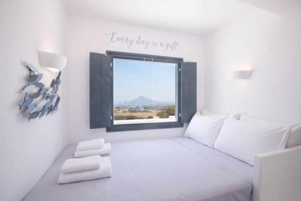 Sunny Studio W.Breathtaking Naxos Views In Isterni Lägenhet Isterni  Exteriör bild